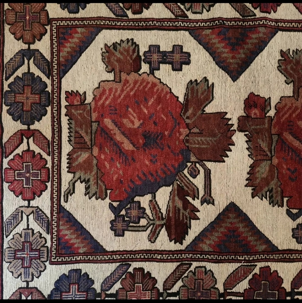 Vintage Strawberries Turkish Carpet 6'x 4' - handmade, wool, natural dyes - Picture 2 of 6
